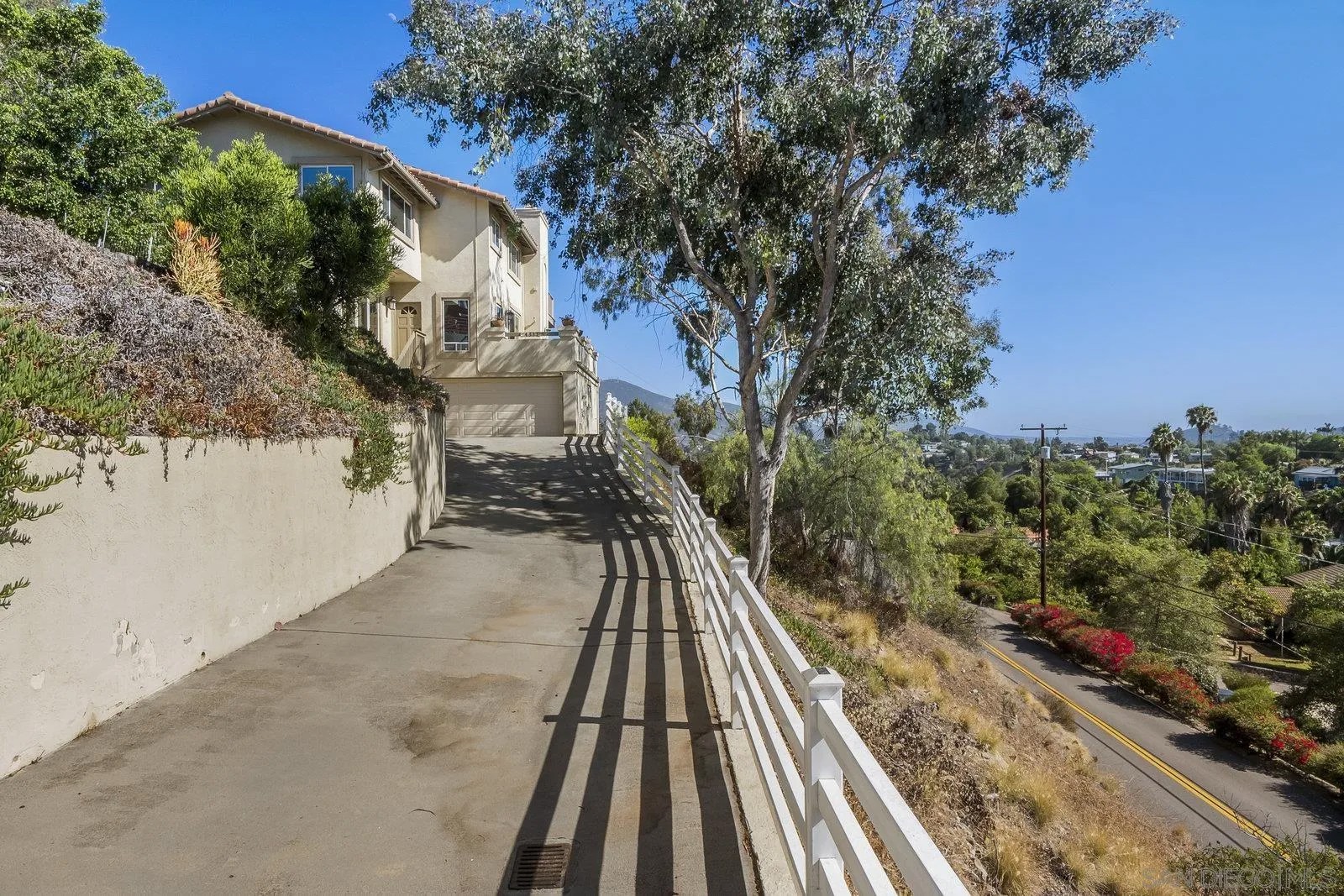 4333 Calavo Dr