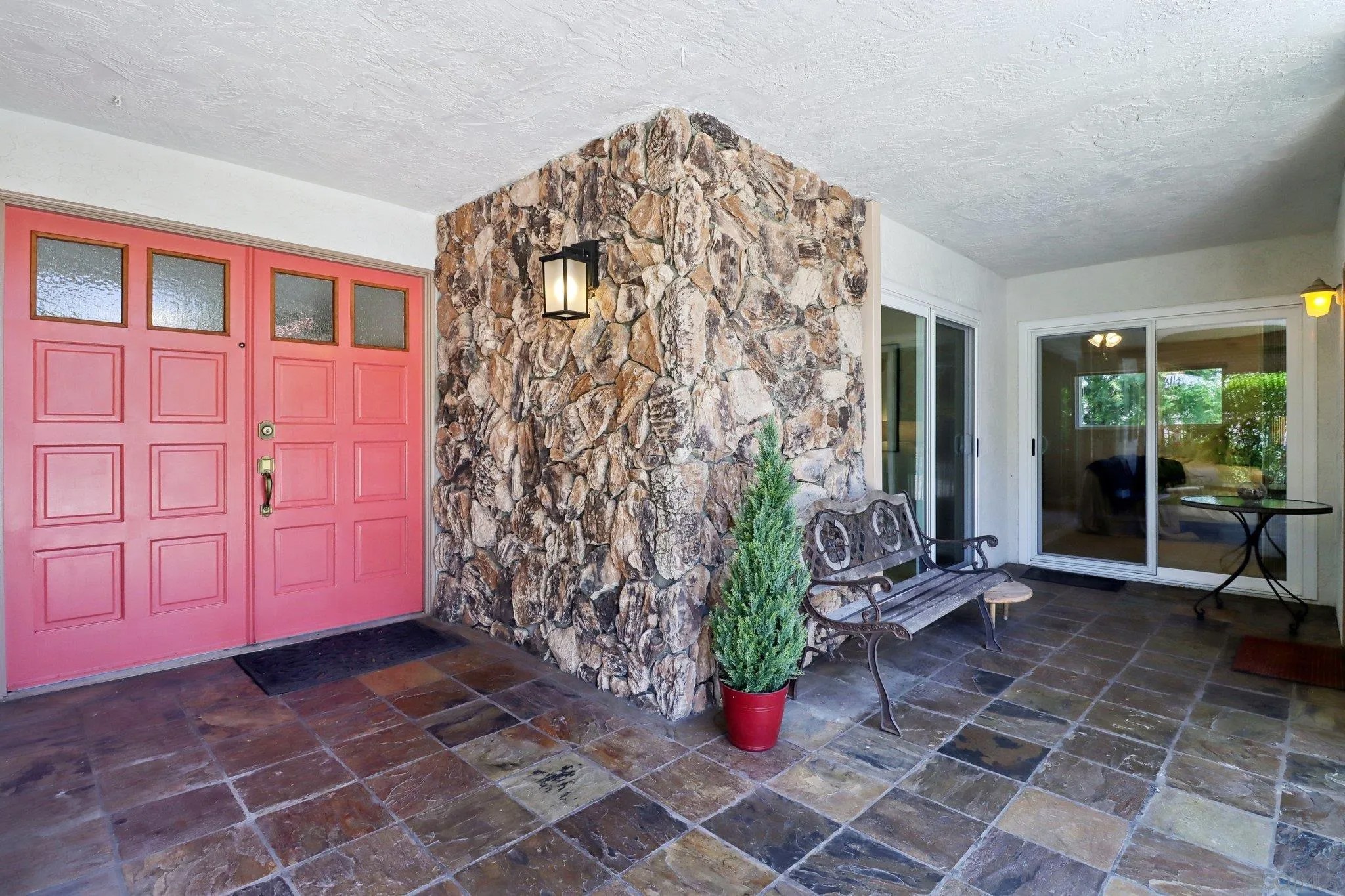 2090 Alta Vista Drive