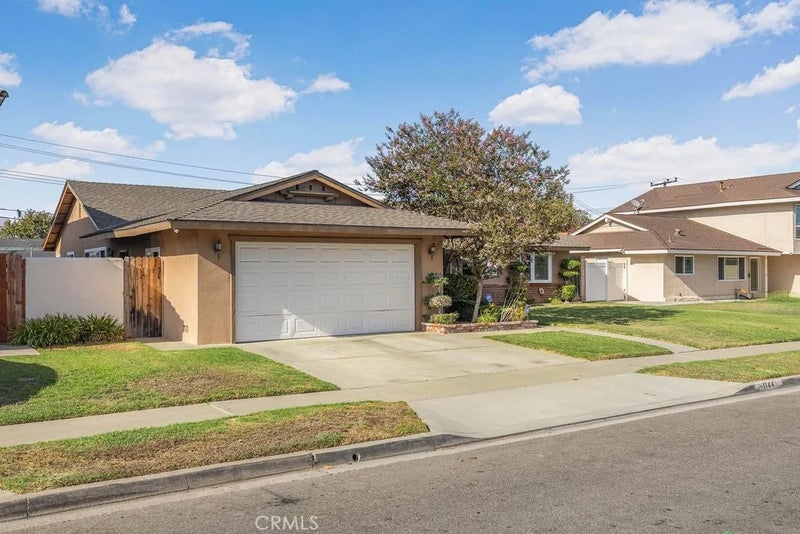 1144 El Camino Dr