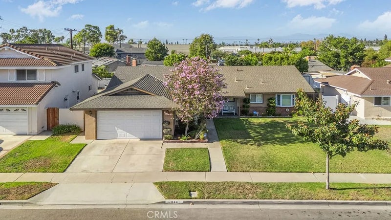 1144 El Camino Dr
