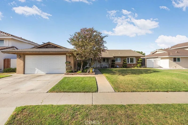 1144 El Camino Dr