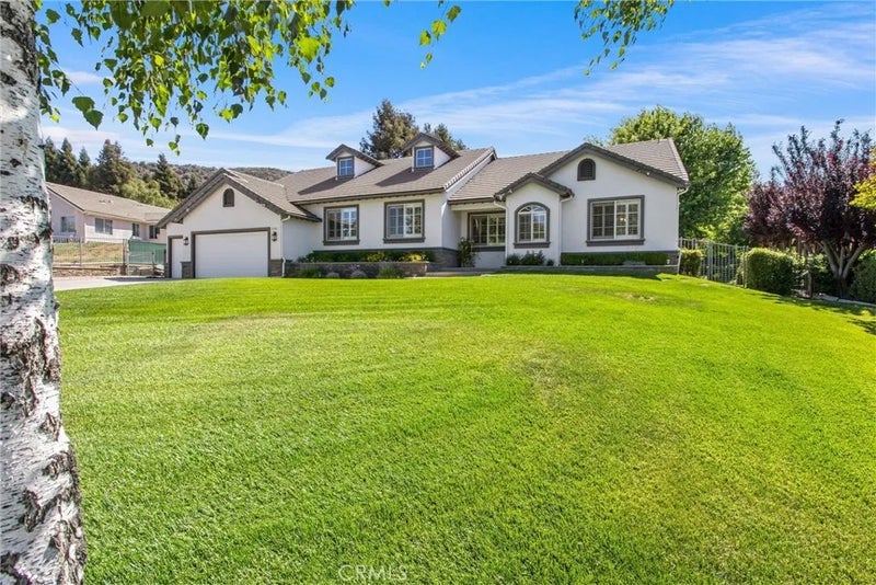 13747 Meadow View Lane