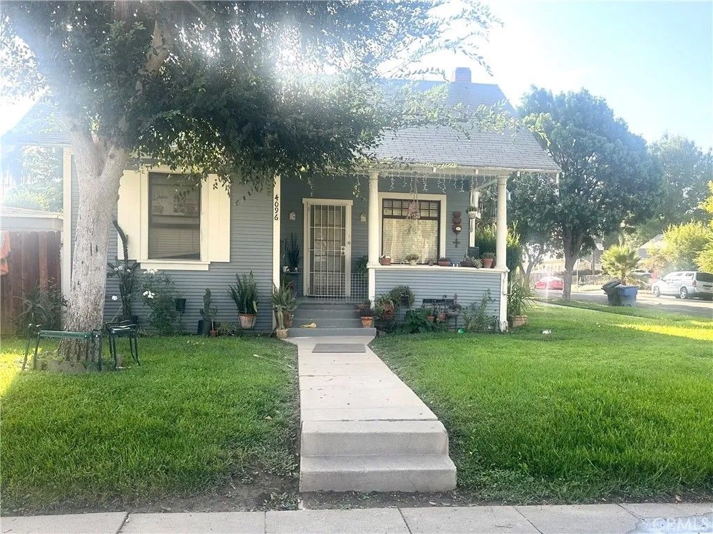 Photo of 4096 Pine St, Riverside, CA 92501 (MLS # TR25251285)