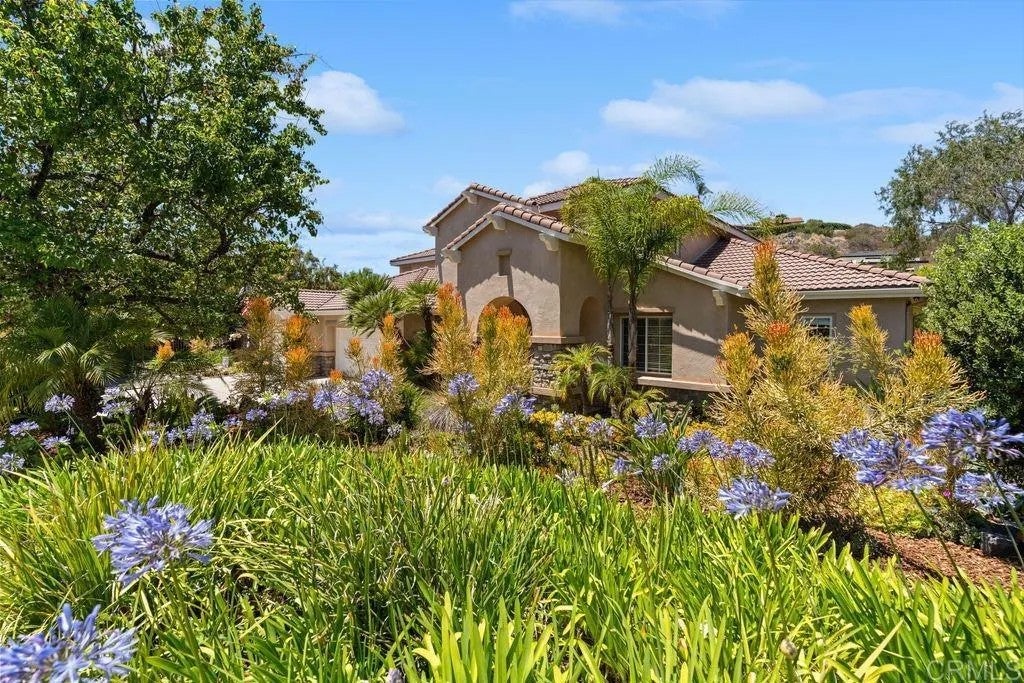 Photo of 2494 San Clemente Avenue, Vista, CA 92084 (MLS # NDP2605656)