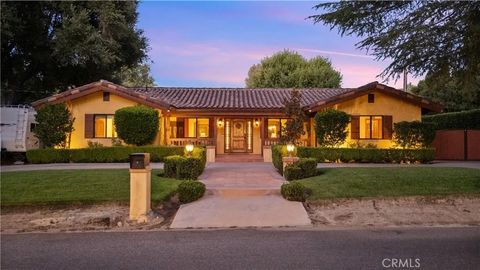 Photo of 24604 Apple Street, Newhall, CA 91321 (MLS # SR26003646)