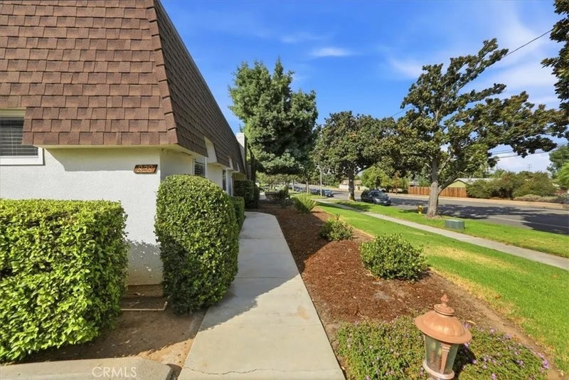 828 E Highland Avenue