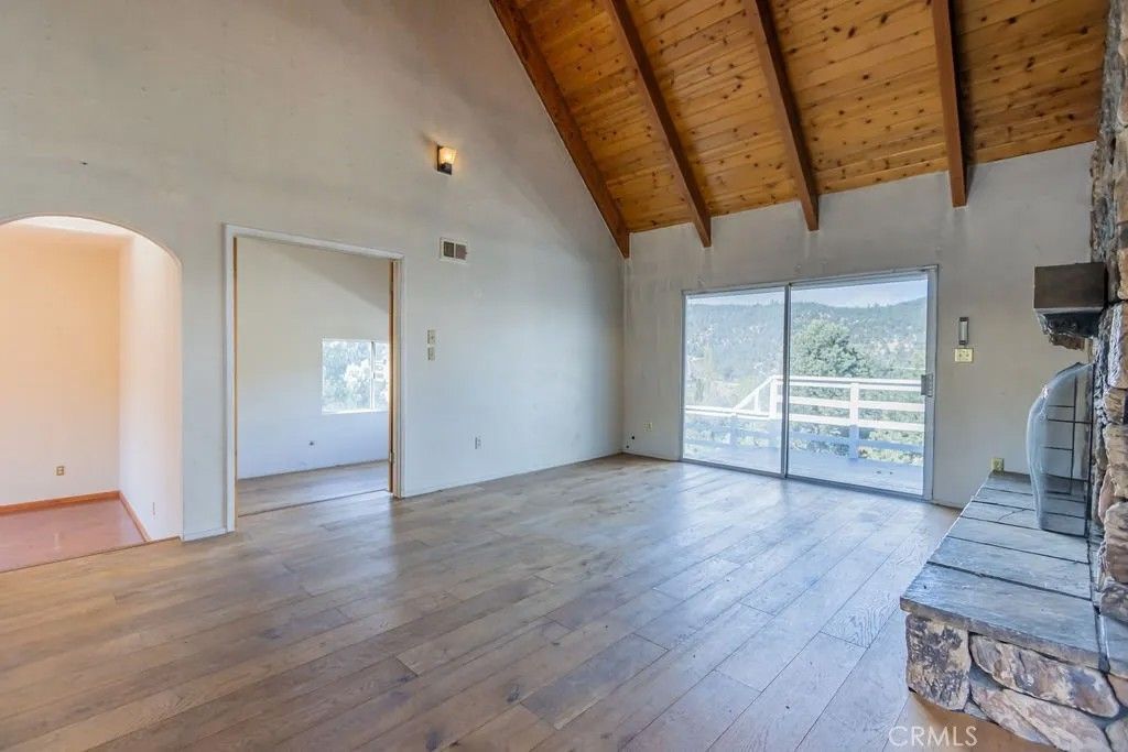 Photo of 1300 Snowbird Dr, Frazier Park, CA 93225 (MLS # SR26073930)