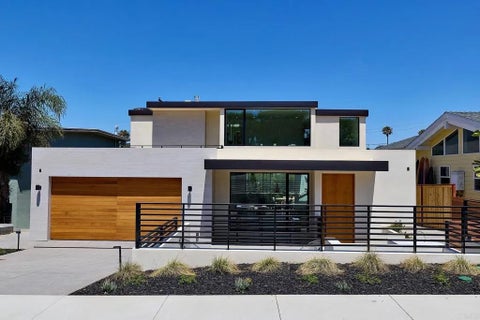 Photo of 228 N Helix Ave, Solana Beach, CA 92075 (MLS # NDP2606213)