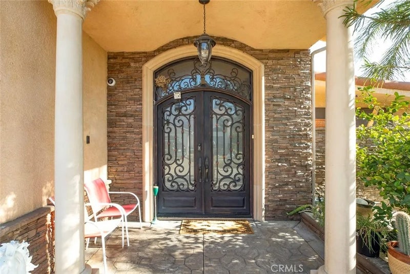 10610 Oak Tree