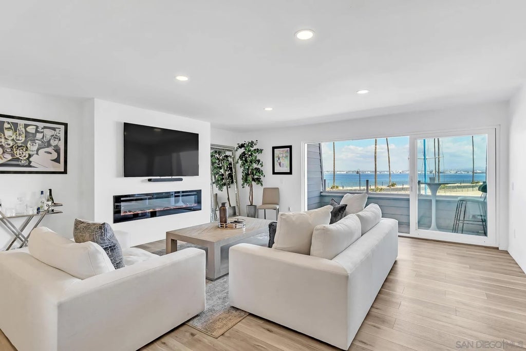 Photo of 32 Montego Court, Coronado, CA 92118 (MLS # 260025125)
