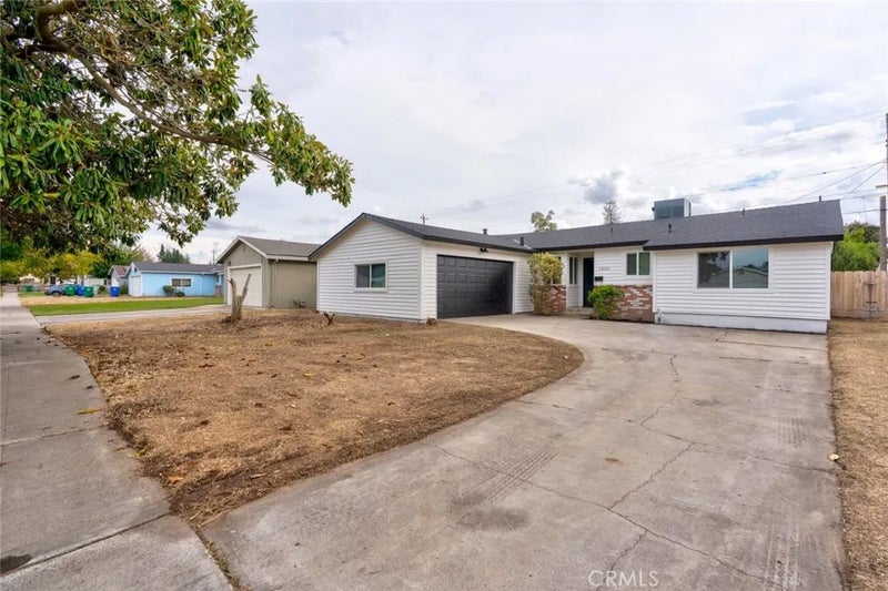 1300 Tamarack Avenue