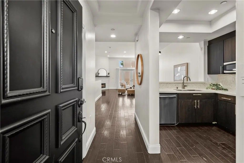 Photo of 12020 Guerin St #PH2, Studio City, CA 91604 (MLS # SR26044919)