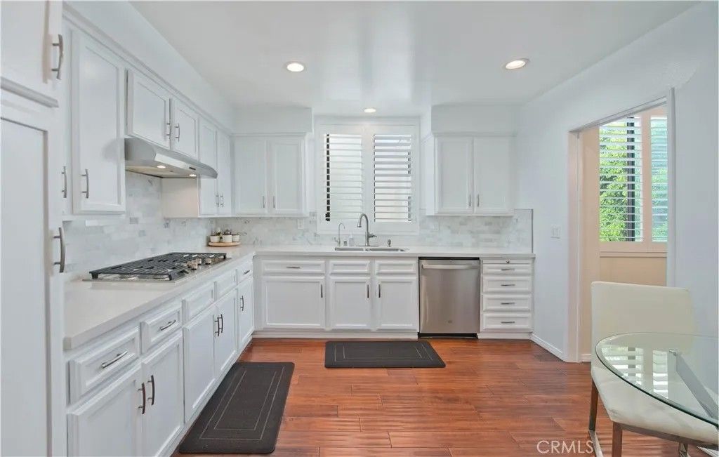 Photo of 14521 Benefit St #207, Sherman Oaks, CA 91403 (MLS # SR26080578)