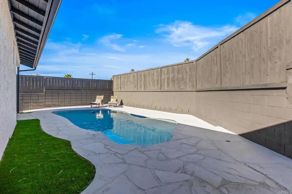 9428 Eucalyptus Street