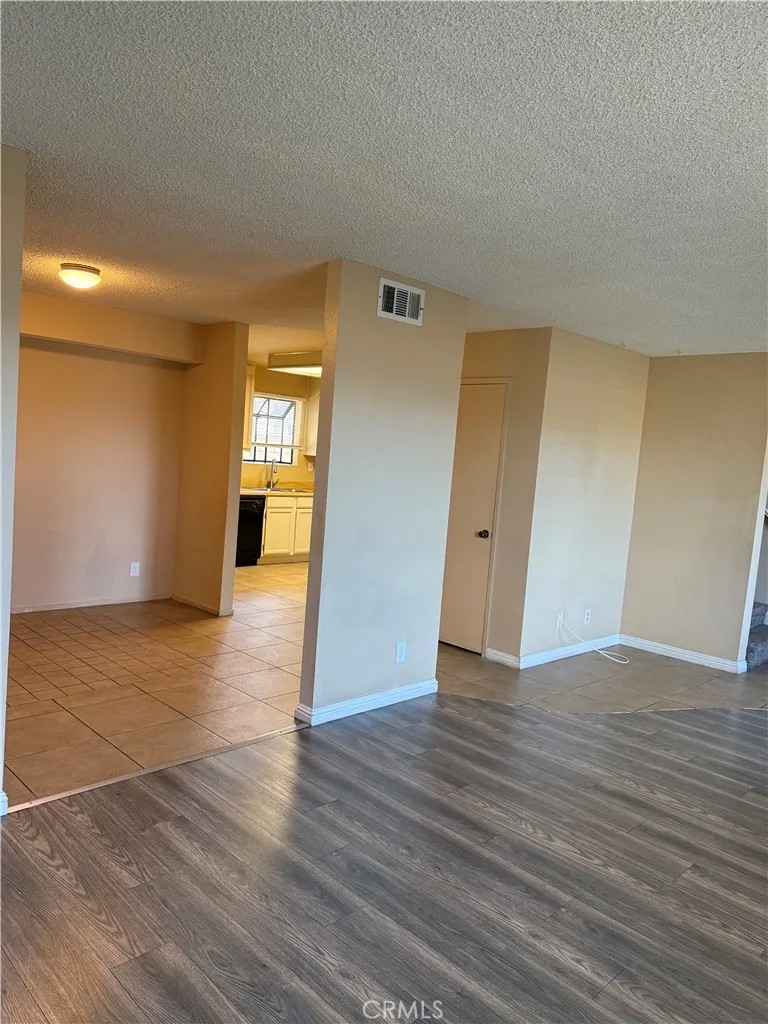 2260 E ave Q4