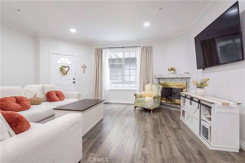 18347 Saticoy Street 35