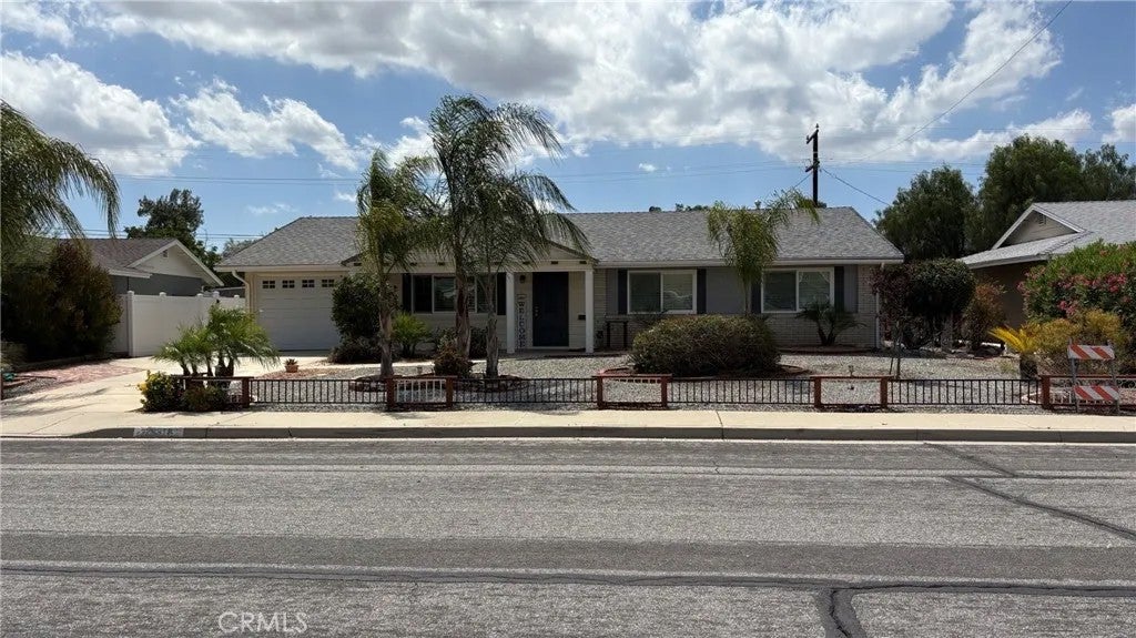 Photo of 26378 Ridgemoor RD, Menifee, CA 92586 (MLS # PW26110576)