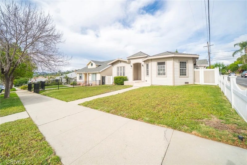 5163 Windermere