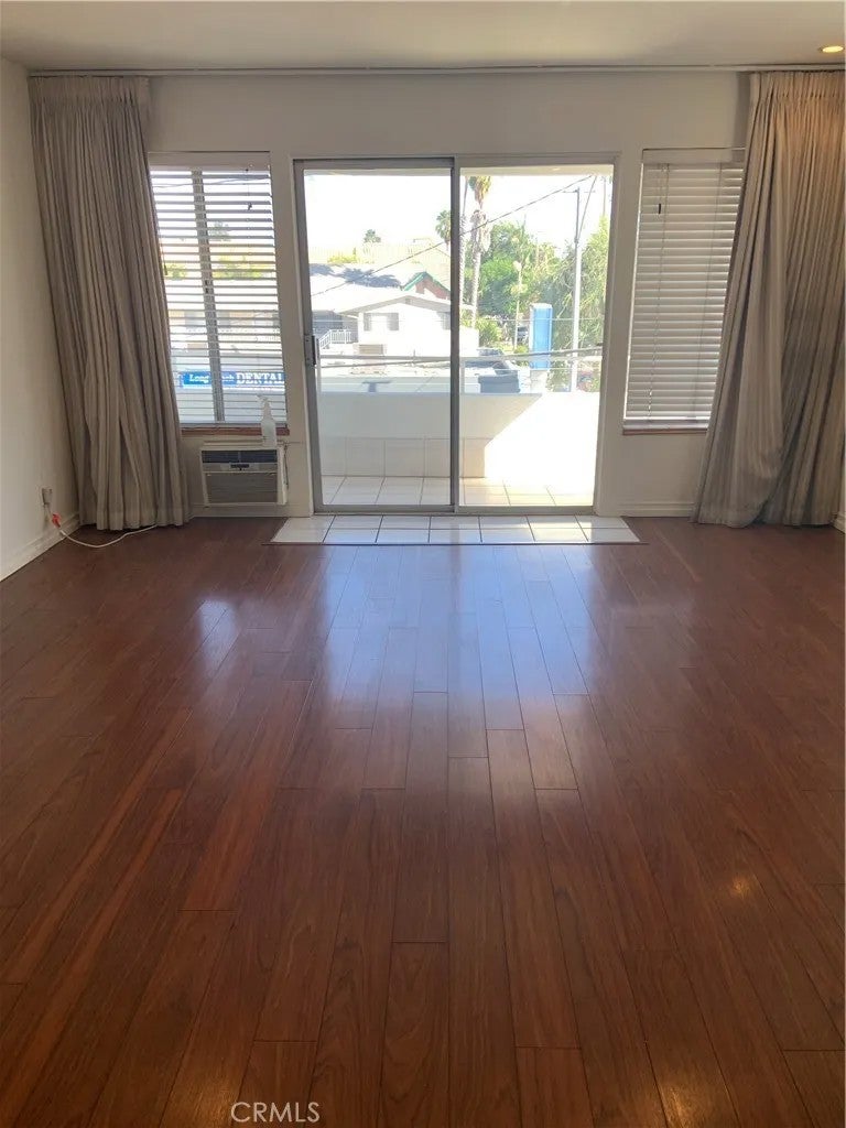 Photo of 1187 E 3rd St, Long Beach, CA 90802 (MLS # CV26230246)