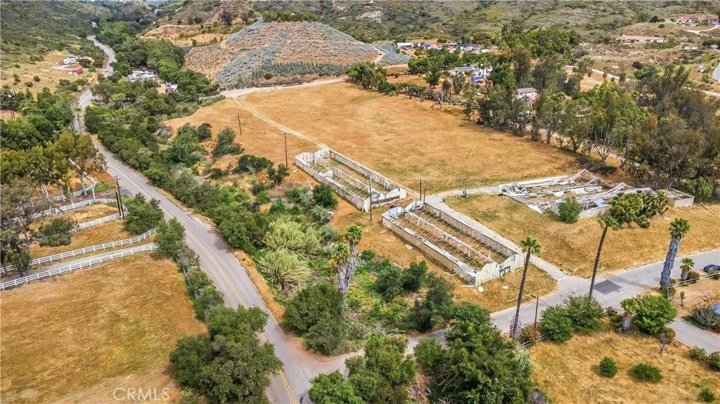 Photo of 9104 Huntley Rd, Fallbrook, CA 92028 (MLS # OC26078419)