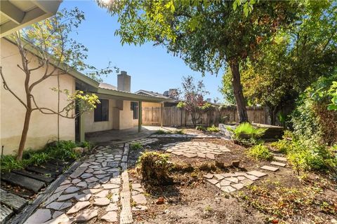 Tiny photo for 3713 Sweet Springs, Bakersfield, CA 93309 (MLS # SC25244285)
