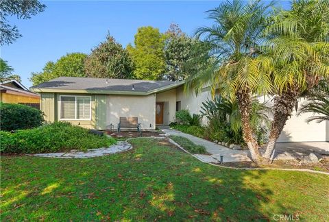 Photo of 3713 Sweet Springs, Bakersfield, CA 93309 (MLS # SC25244285)