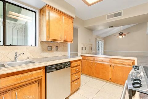 Tiny photo for 3713 Sweet Springs, Bakersfield, CA 93309 (MLS # SC25244285)