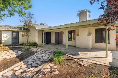 Tiny photo for 3713 Sweet Springs, Bakersfield, CA 93309 (MLS # SC25244285)