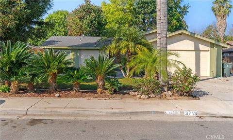 Tiny photo for 3713 Sweet Springs, Bakersfield, CA 93309 (MLS # SC25244285)