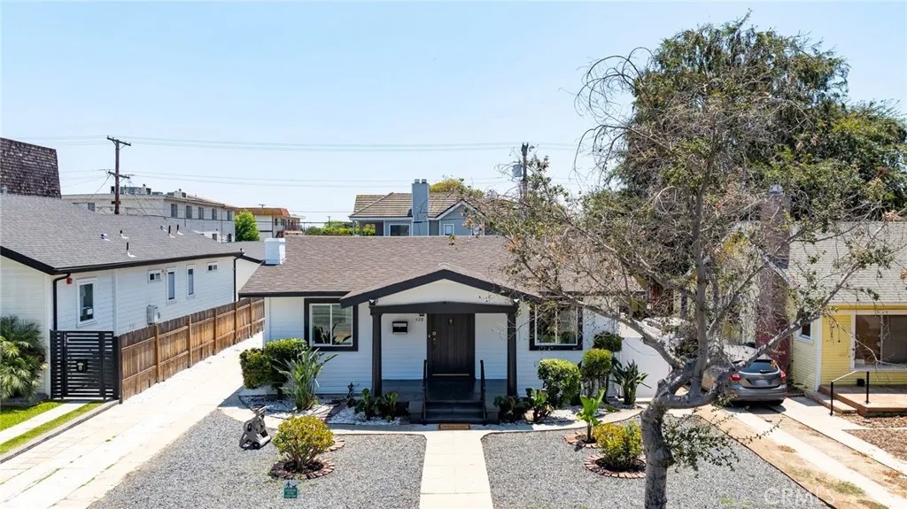 528 W Doran