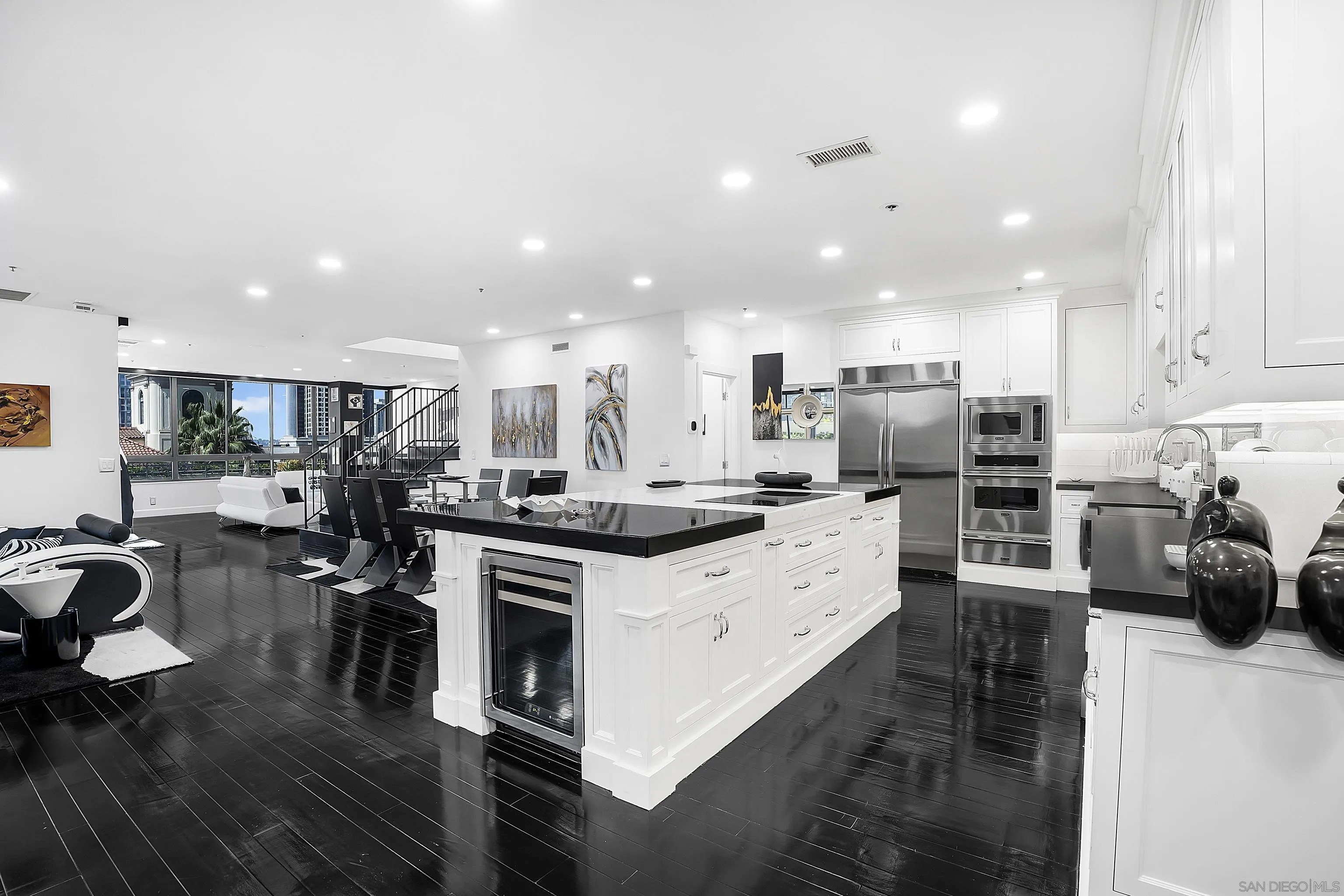 700 Front St 505