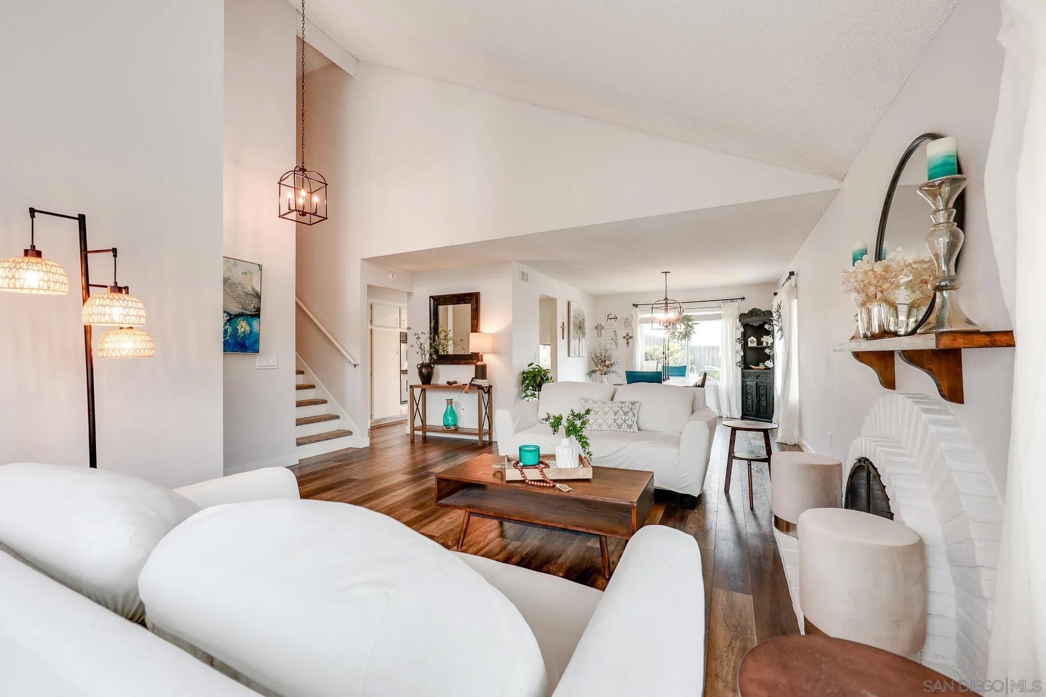3303 Del Charro Rd