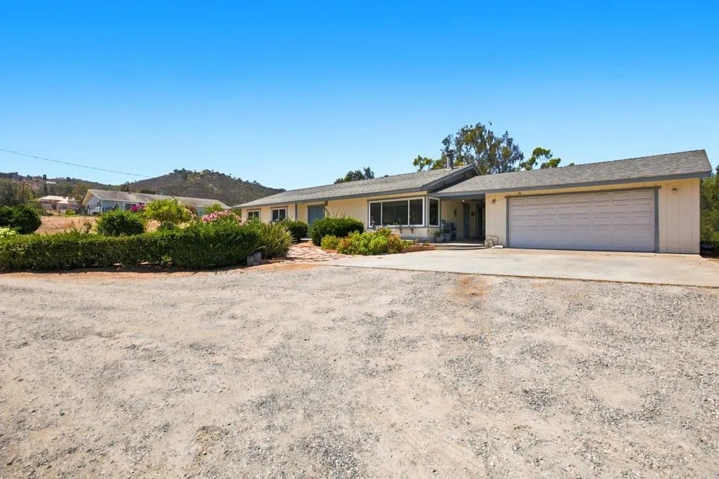 860 La Moree Road