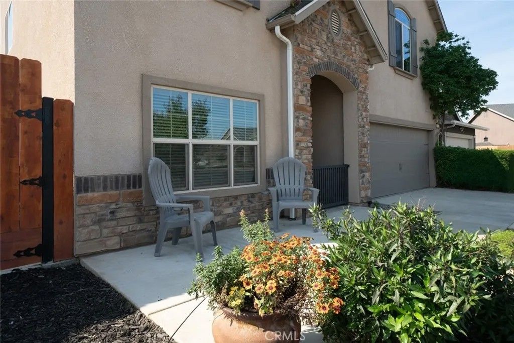 Photo of 2027 W Babcock Ave, Visalia, CA 93291 (MLS # FR26070938)