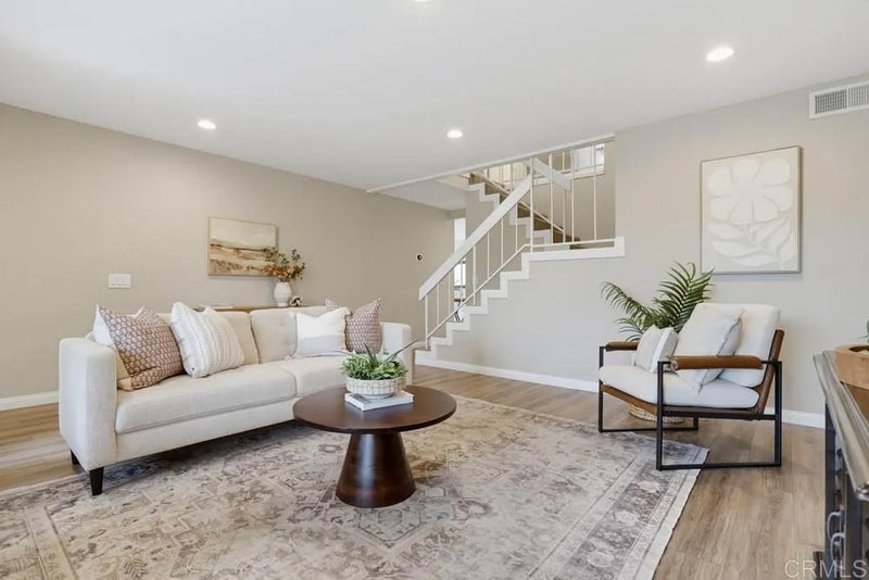 5441 Escarchosa Lane