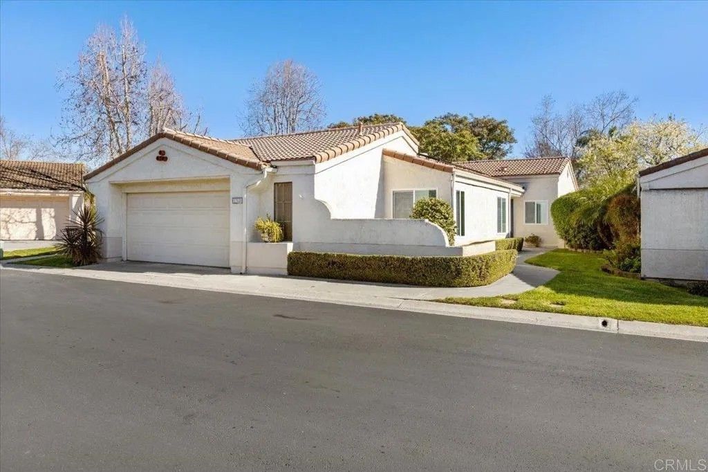 Photo of 1762 Arroyo Gln, Escondido, CA 92026 (MLS # NDP2600901)