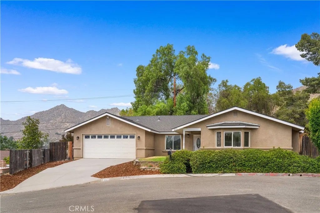 Photo of 291 Hillandale Court, Riverside, CA 92507 (MLS # TR26195528)