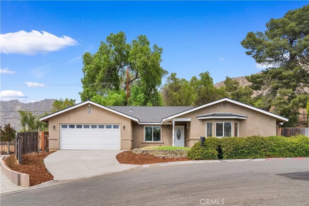 Photo of 291 Hillandale Court, Riverside, CA 92507 (MLS # TR26195528)