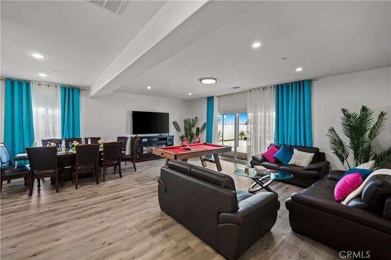 65357 Avenida Dorado
