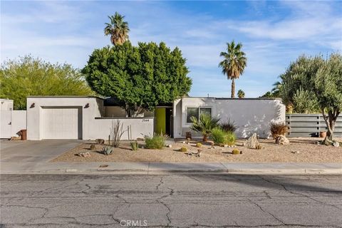 Photo of 2564 N Aurora Drive, Palm Springs, CA 92262 (MLS # TR26002330)