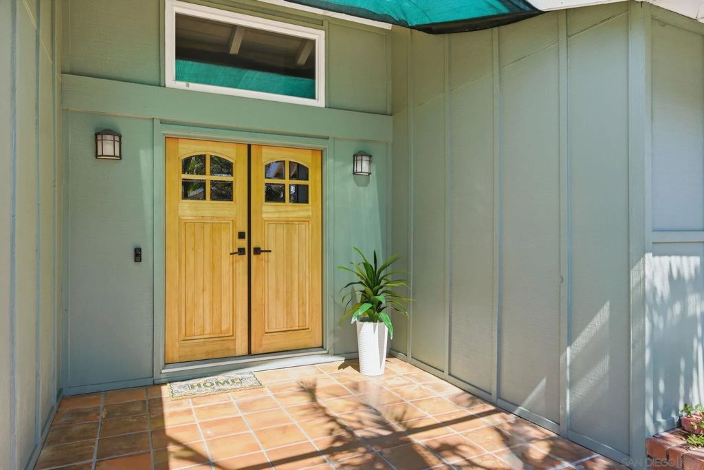 Photo of 654 Schafer Place, Escondido, CA 92025 (MLS # 260009674)