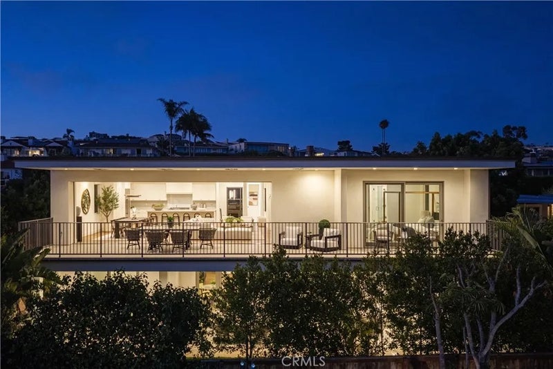 448 Serra Drive
