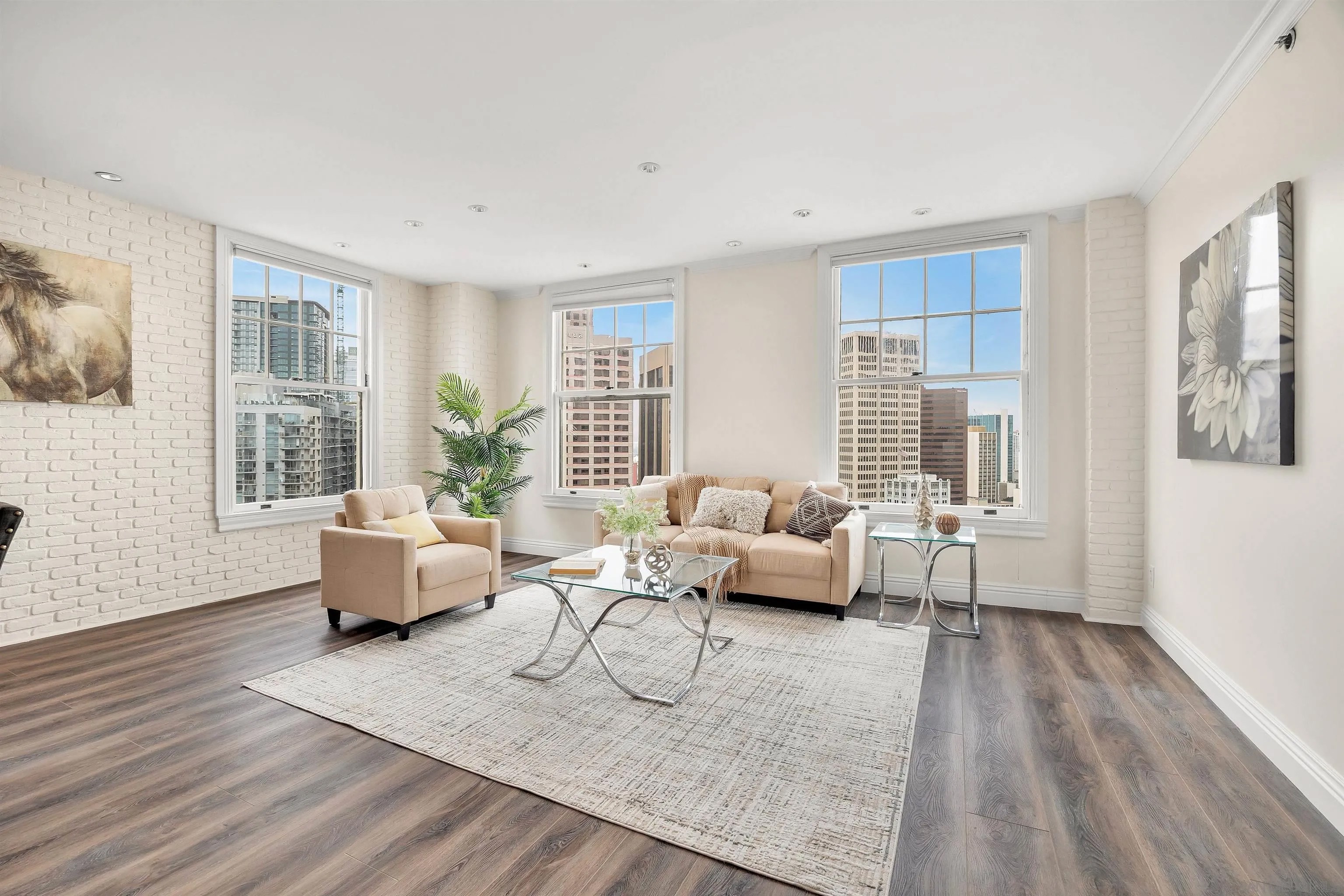 702 ASH ST 1103