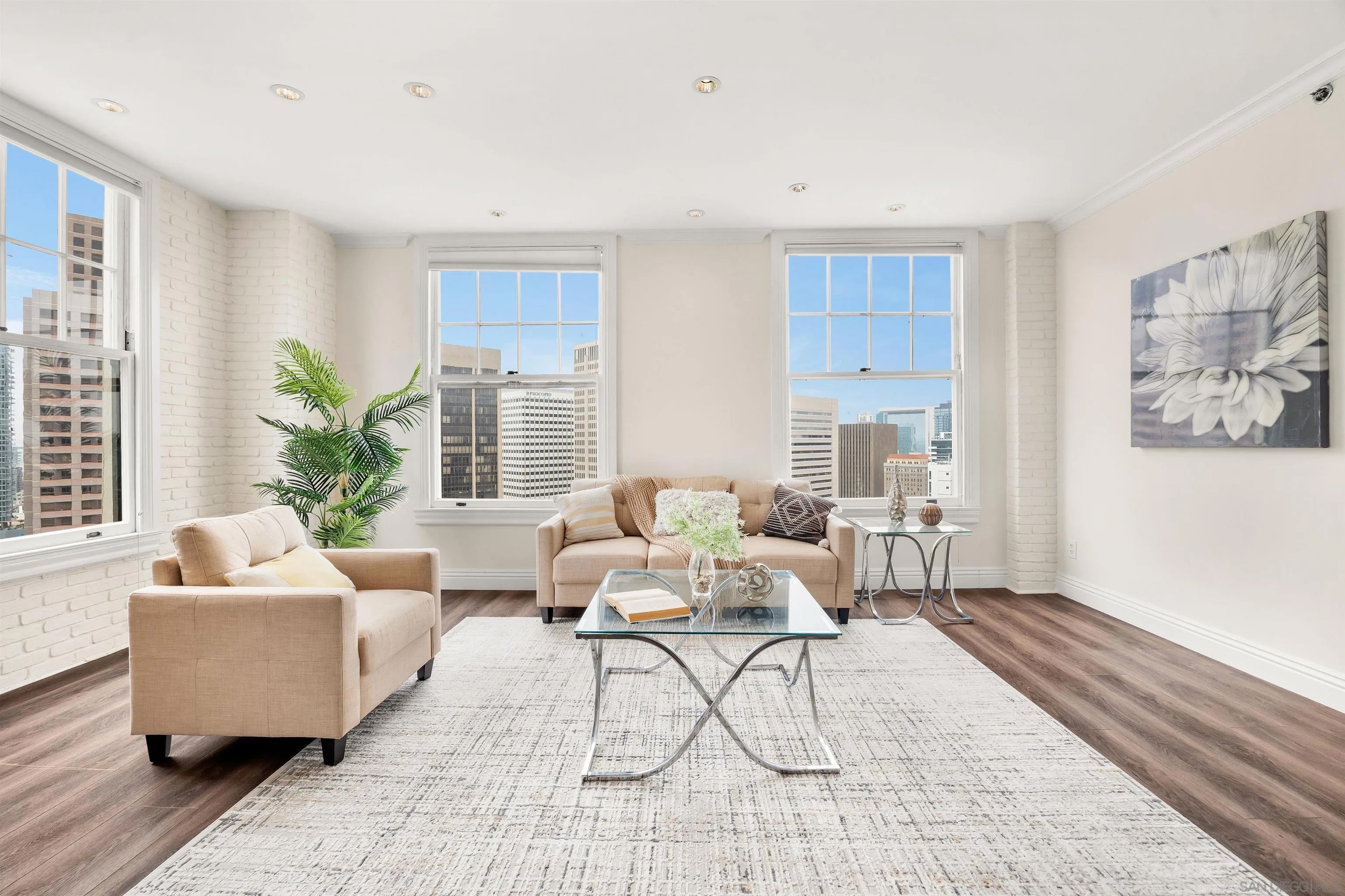 702 ASH ST 1103