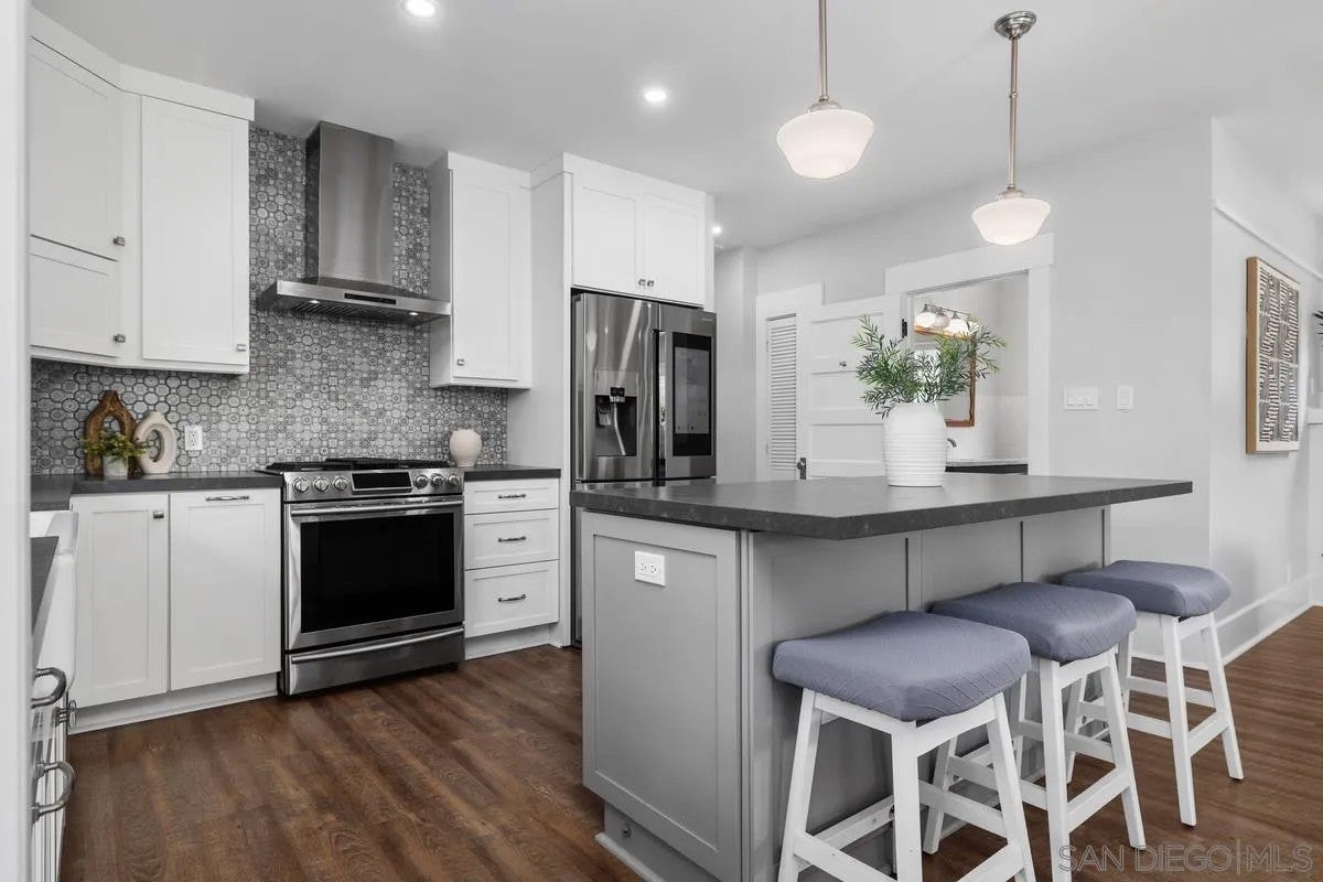 3763 Dana Pl