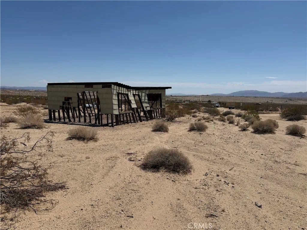 Photo of 0 Lynne, 29 Palms, CA 92277 (MLS # JT26210009)