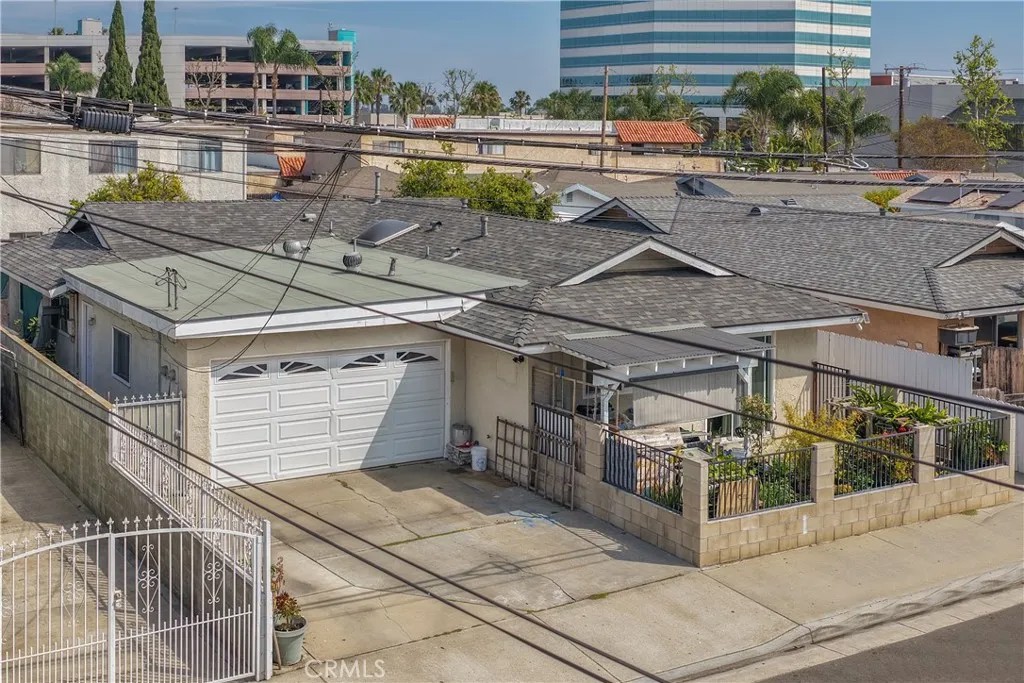 7851 Cypress