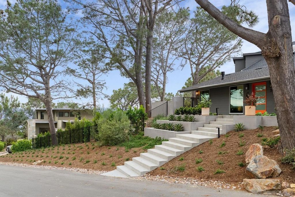 Photo of 390 Hidden Pines Rd, Del Mar, CA 92014 (MLS # 260009746)