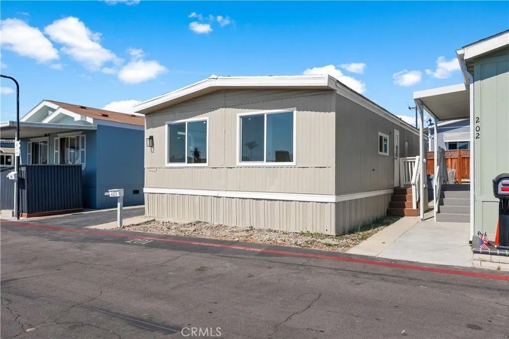 Photo of 23701 Western Ave, Torrance, CA 90501 (MLS # PW25252965)