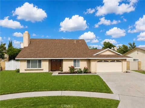 Photo of 9925 Pinyon Court, Fontana, CA 92335 (MLS # CV26120701)